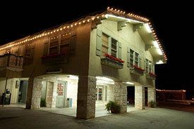 Sunday House Inn And Suites Fredericksburg Exterior photo