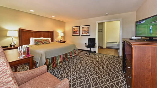 Sunday House Inn And Suites Fredericksburg Exterior photo
