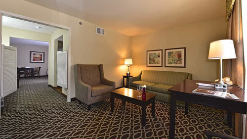 Sunday House Inn And Suites Fredericksburg Exterior photo